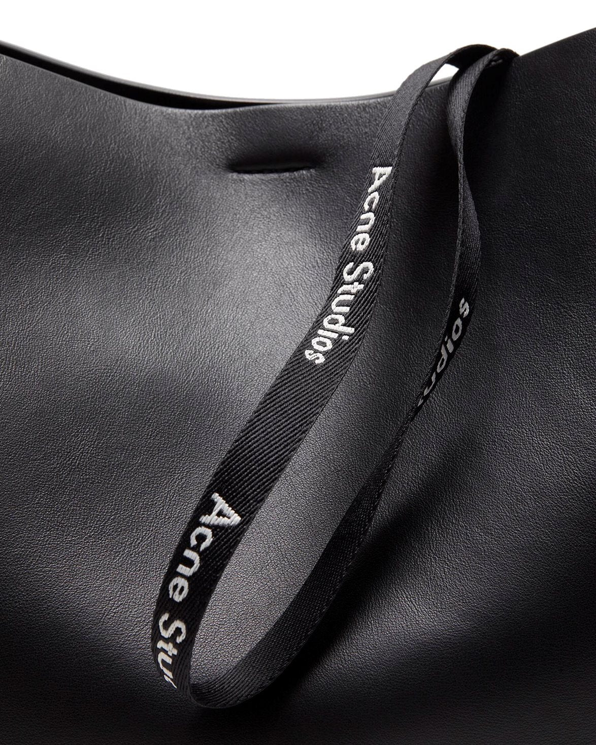Musubi Midi Shoulder Bag Black