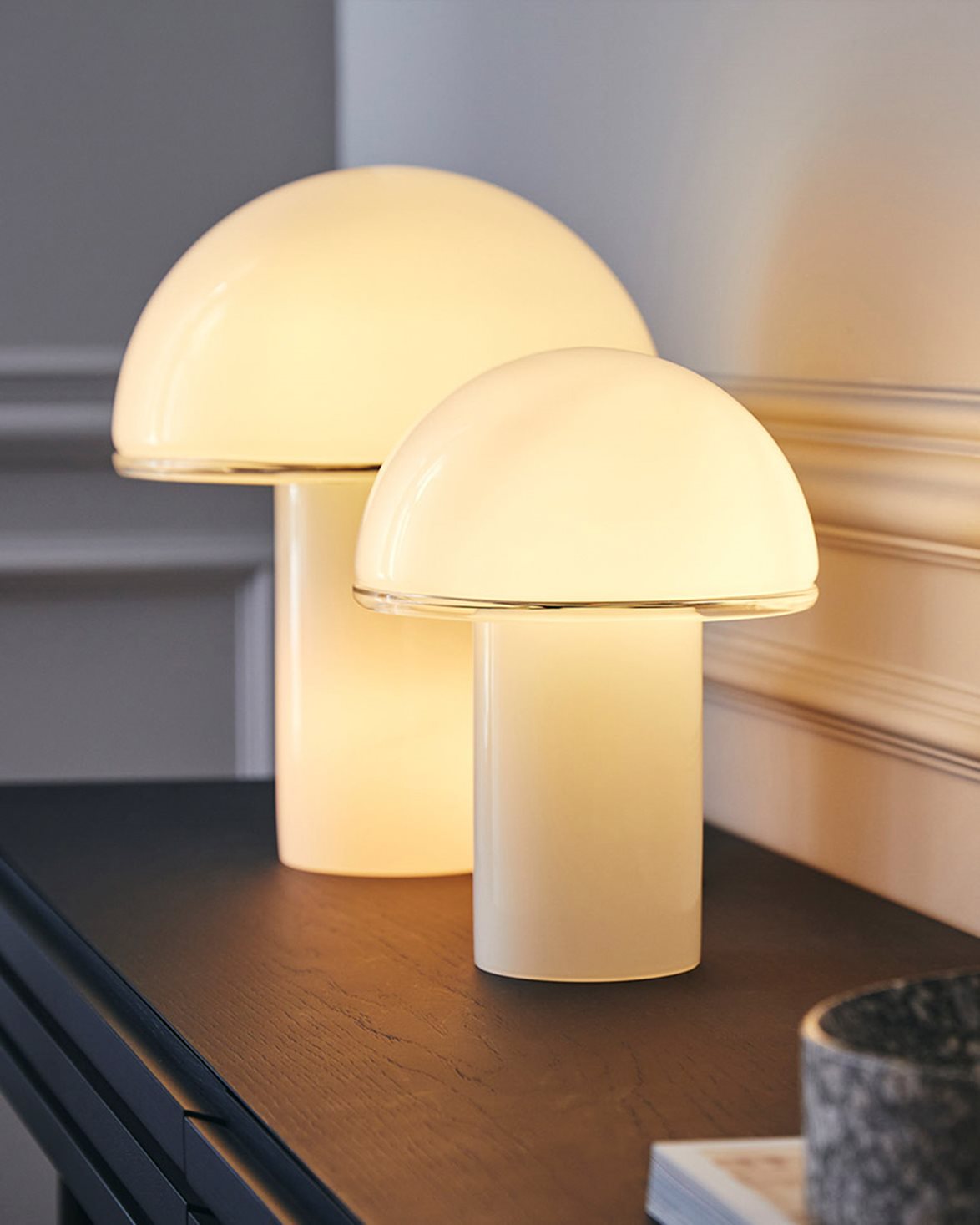 Onfale Medio Table Lamp White