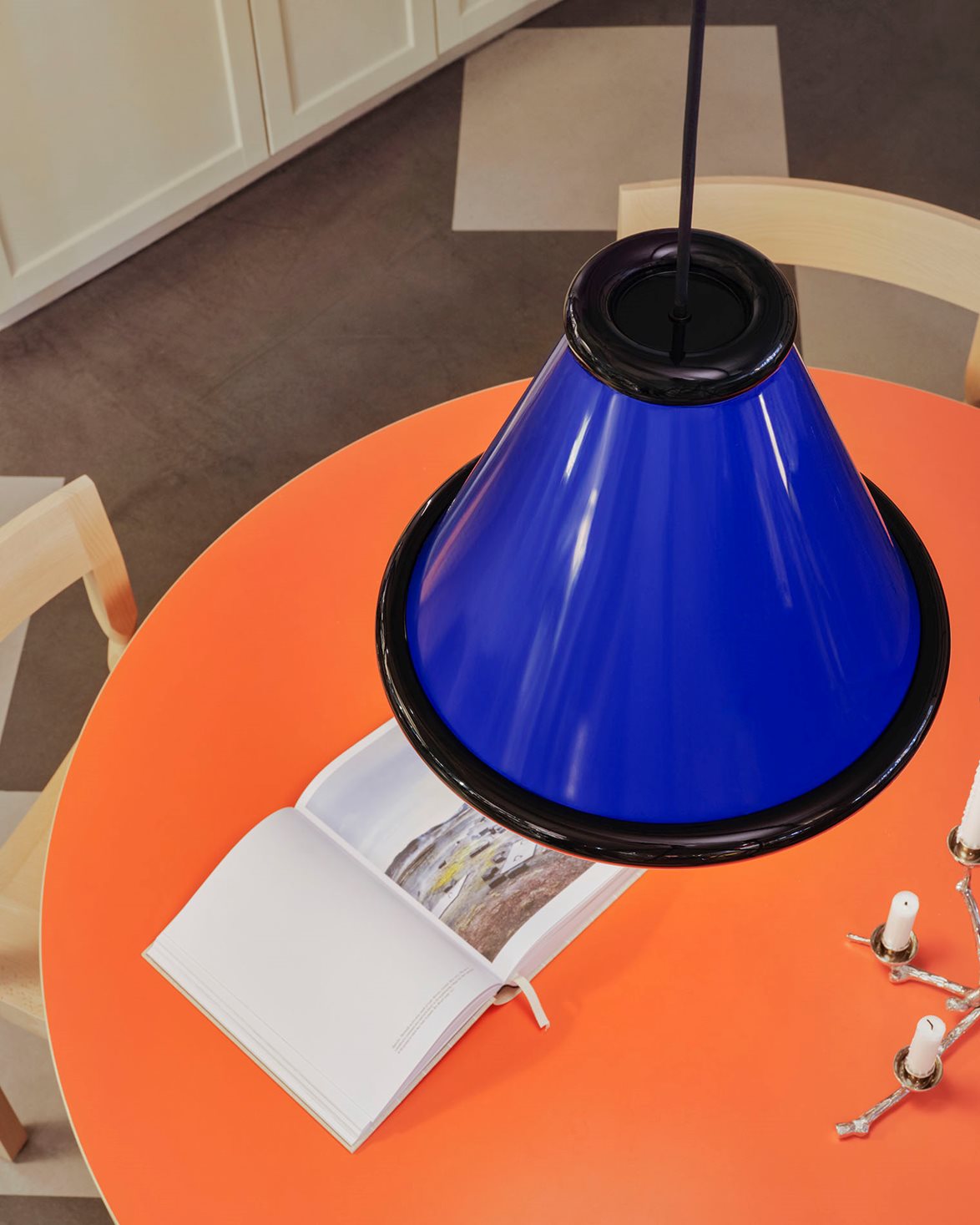 Belle Pendant Lamp Large Ultramarin Blue/Glossy Black