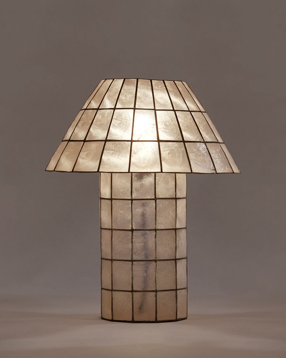 Cornelia Table Lamp Capiz Shell/Brass