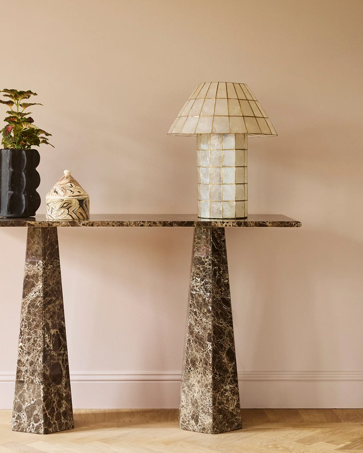 Cornelia Table Lamp Capiz Shell/Brass
