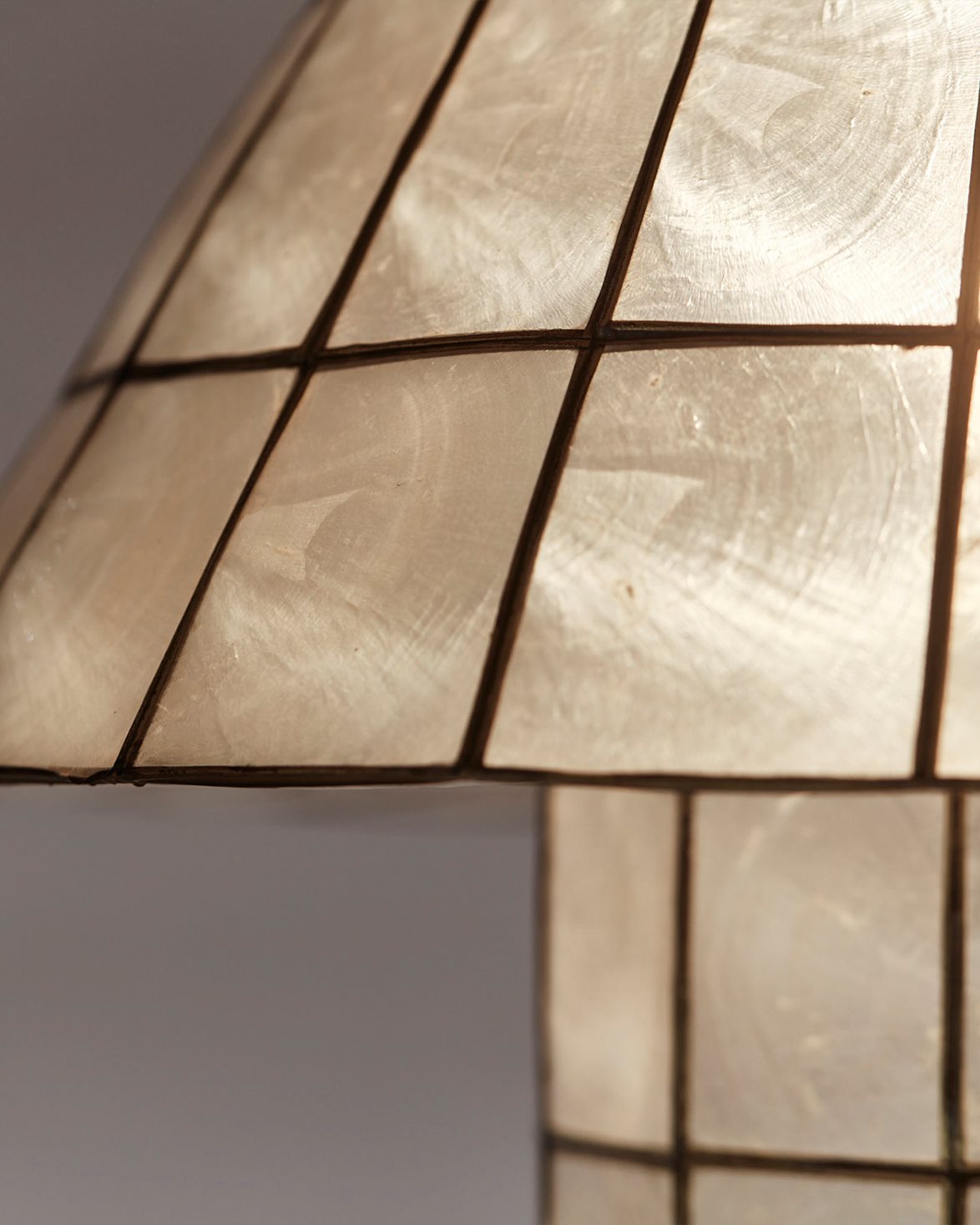 Cornelia Table Lamp Capiz Shell/Brass