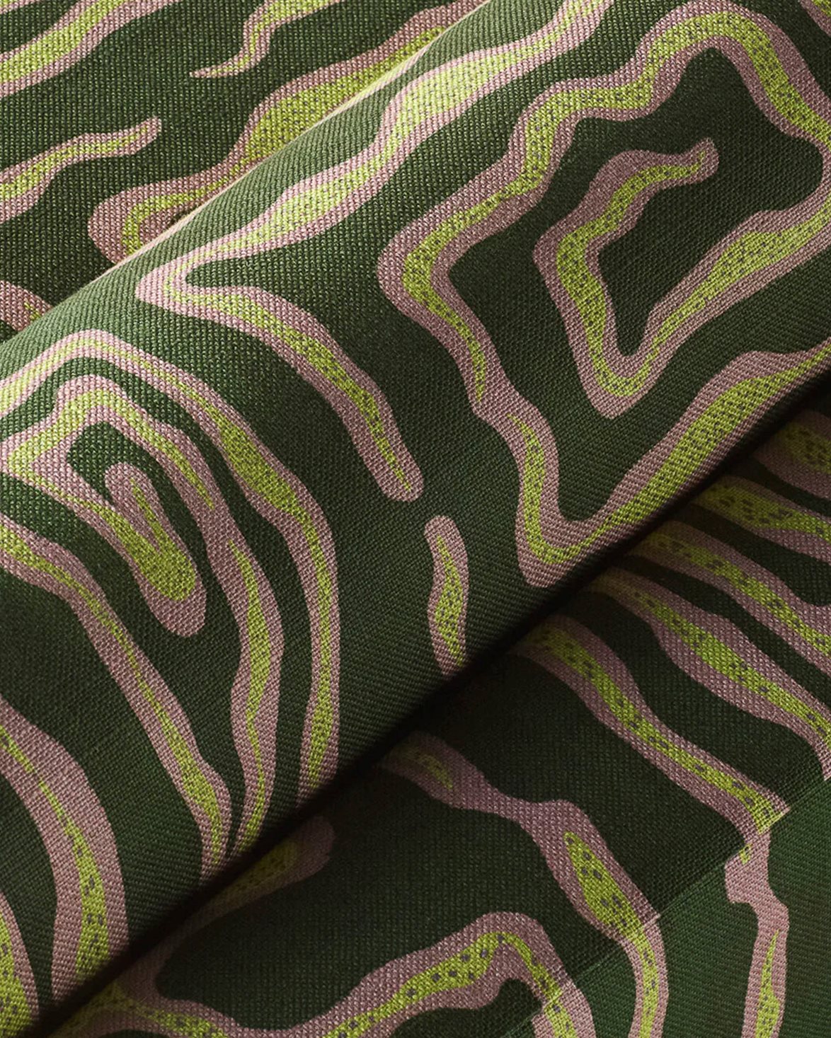 V Daybed Beaten Track Green