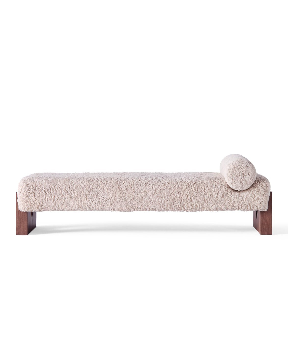 V Daybed Sheepskin