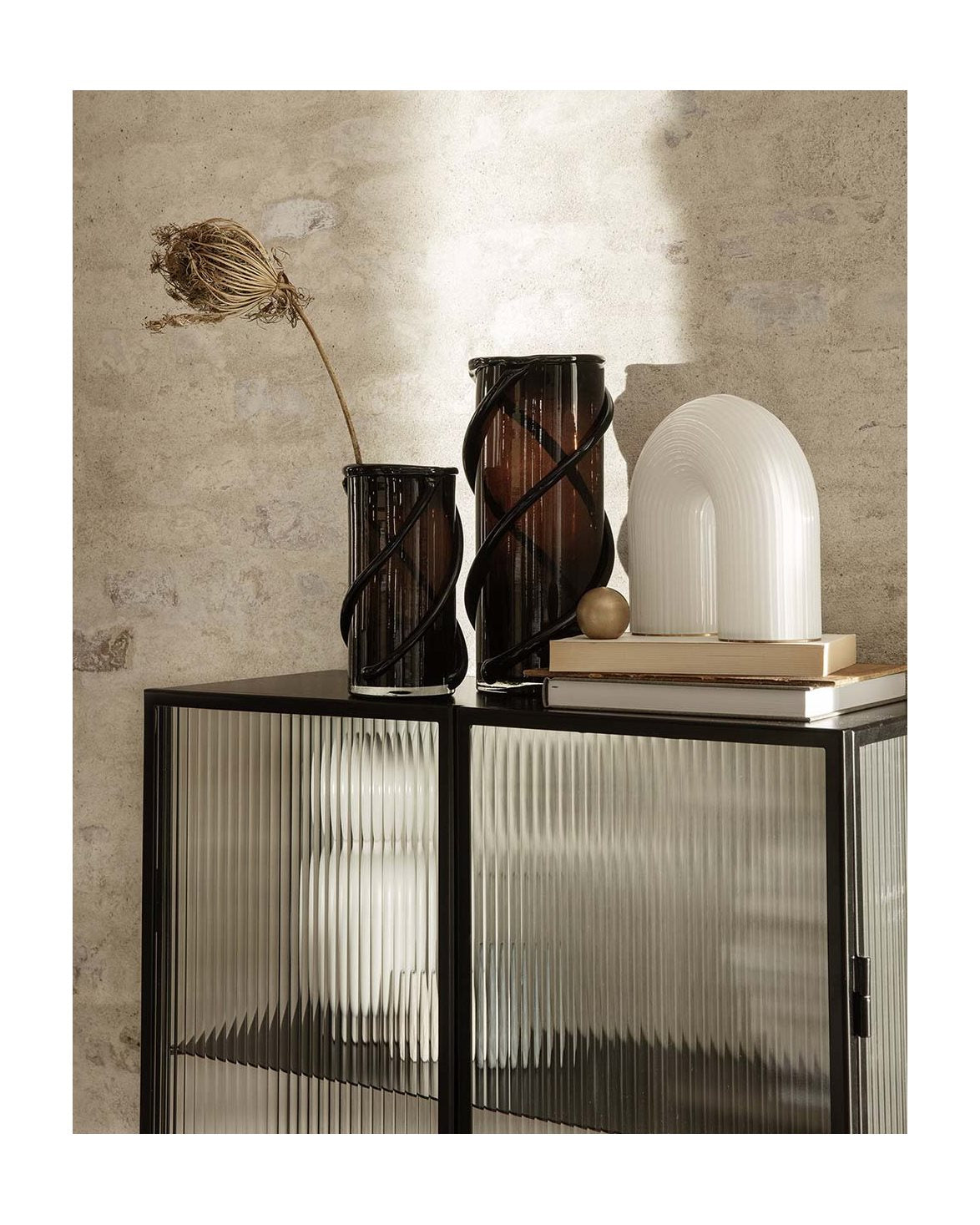 Haze Vitrine Reeded Glass Black