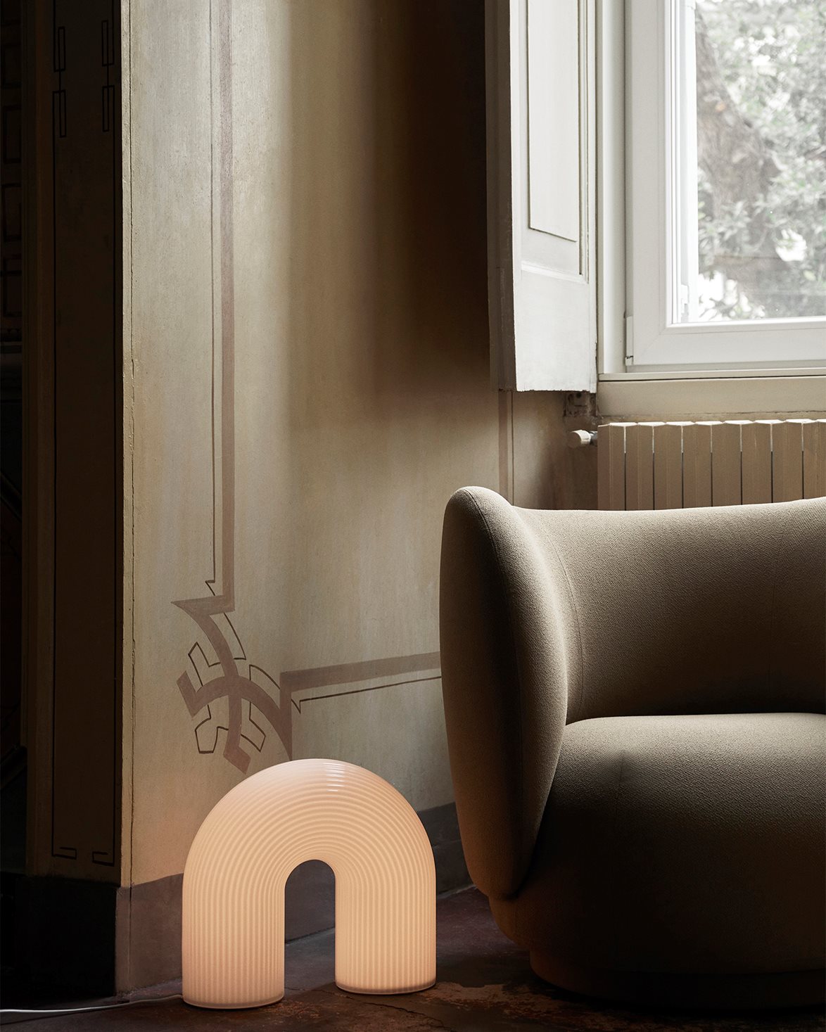 Vuelta Floor Lamp White