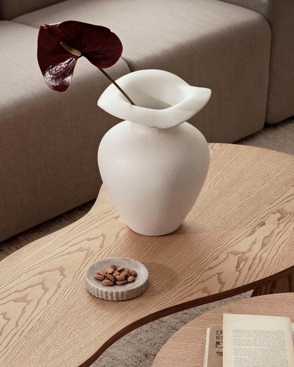 Florentina Vase M Matt Off White