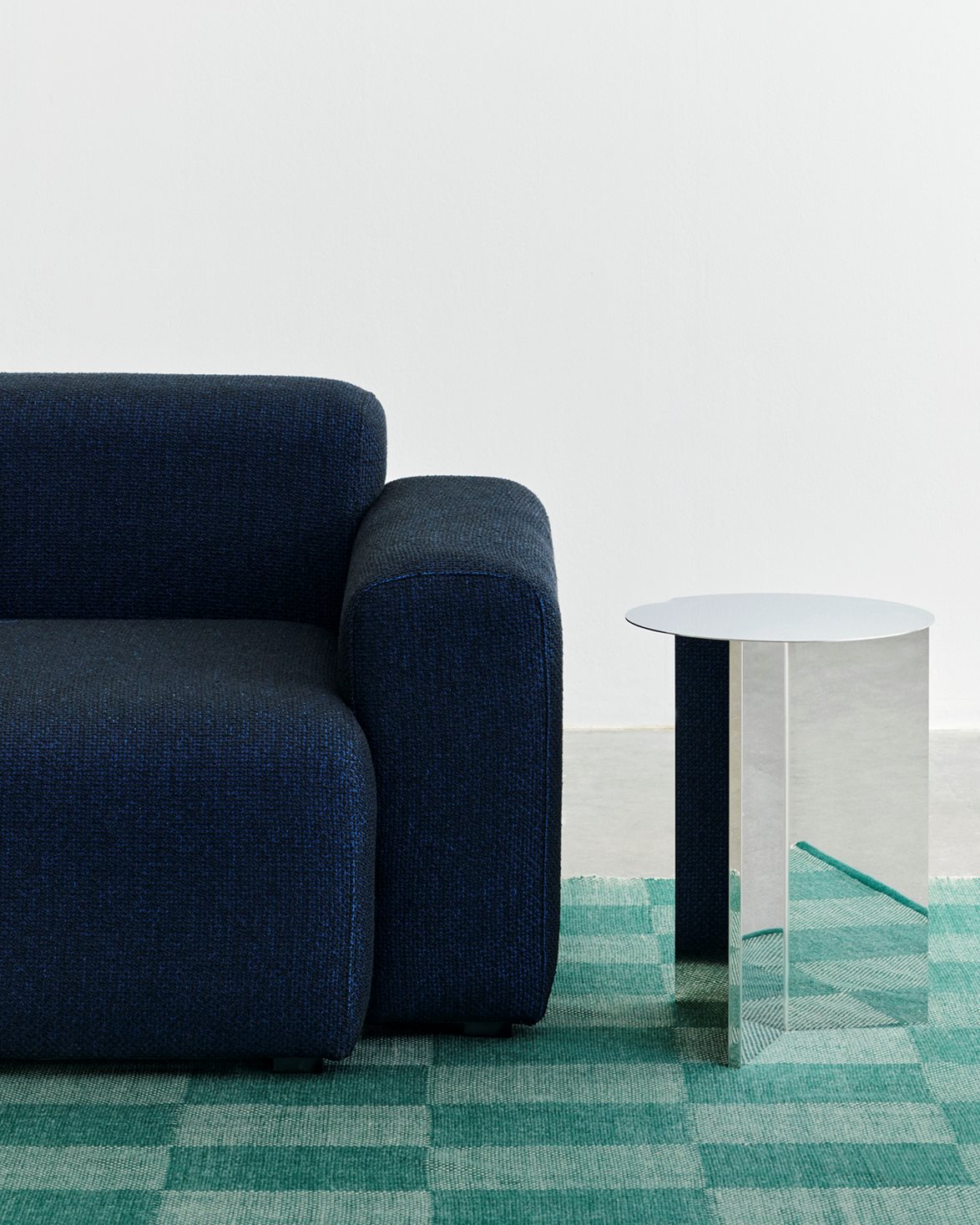 Slit Table Round High Mirror