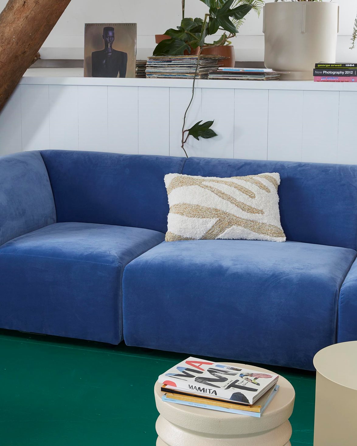 Fluffy Cushion White/Beige