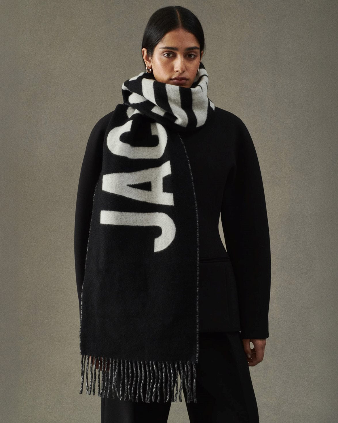L'echarpe Jacquemus Scarf Black