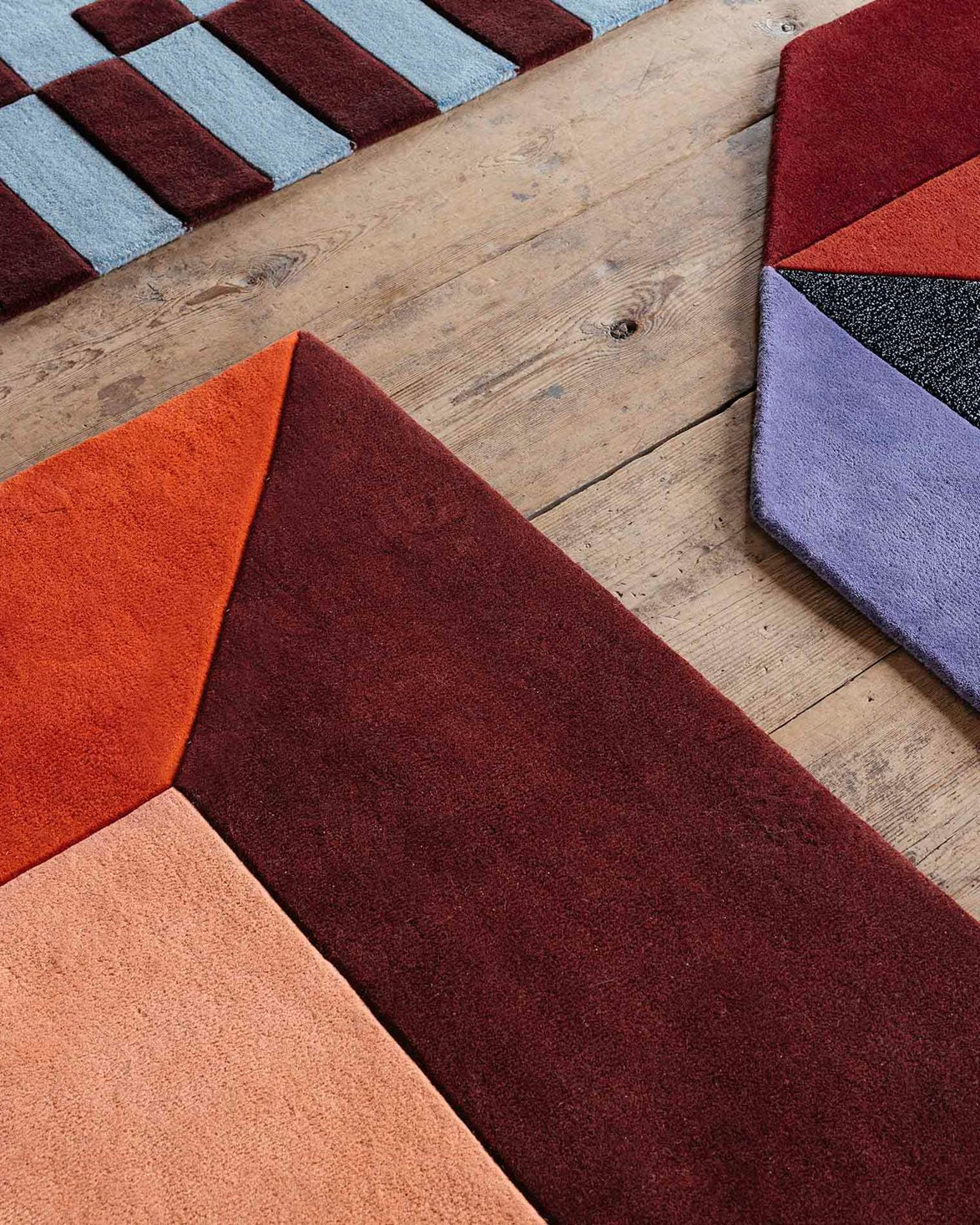 Teklan Box Wool Rug Corals