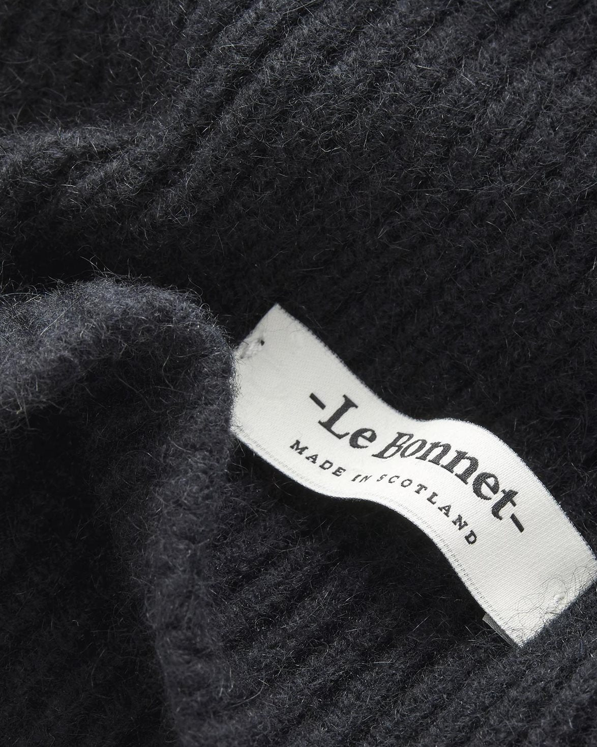 Lambswool/Caregora Beanie Onyx