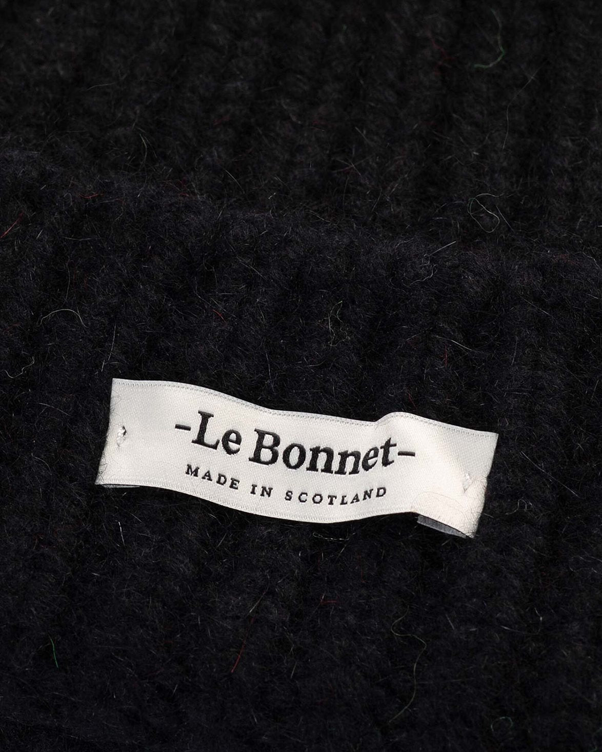 Lambswool/Caregora Logo Beanie Onyx