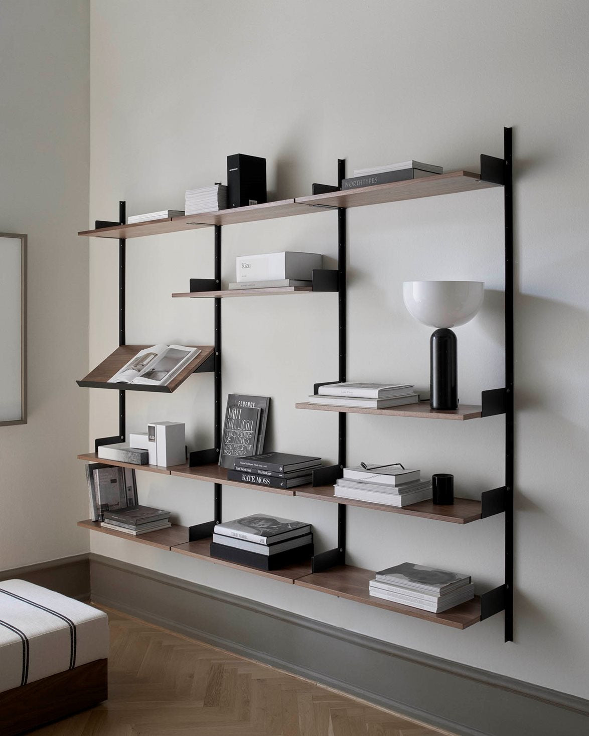 Display Shelf 1900