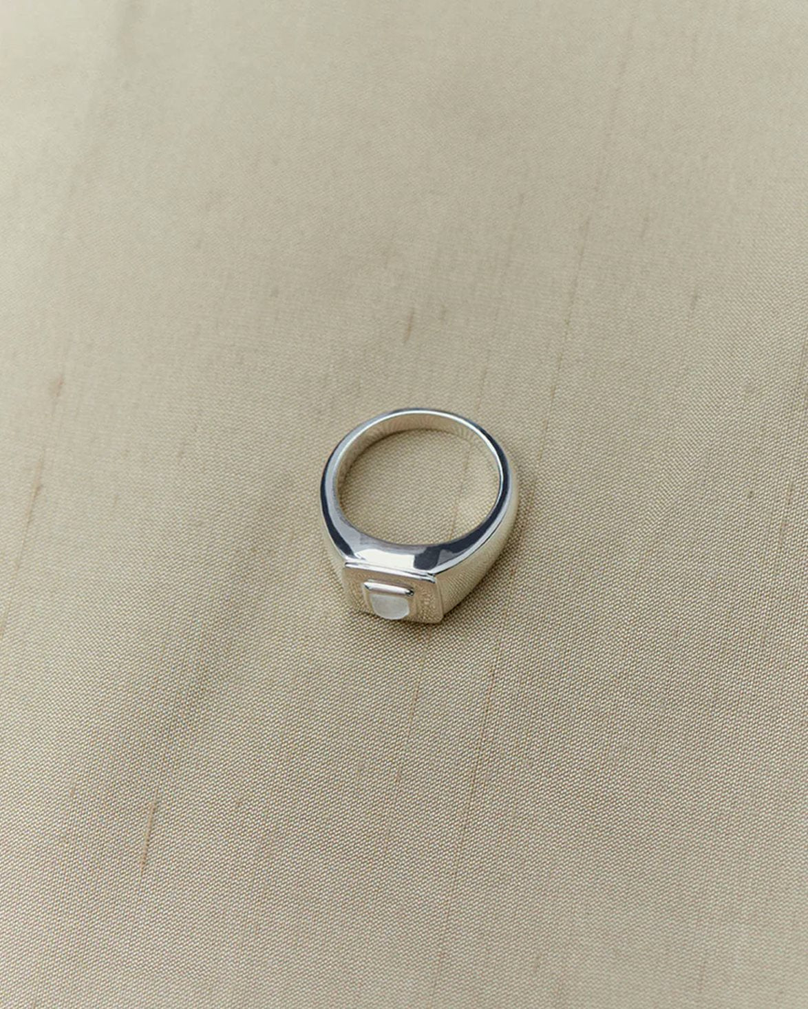 Datura Signet Ring Silver