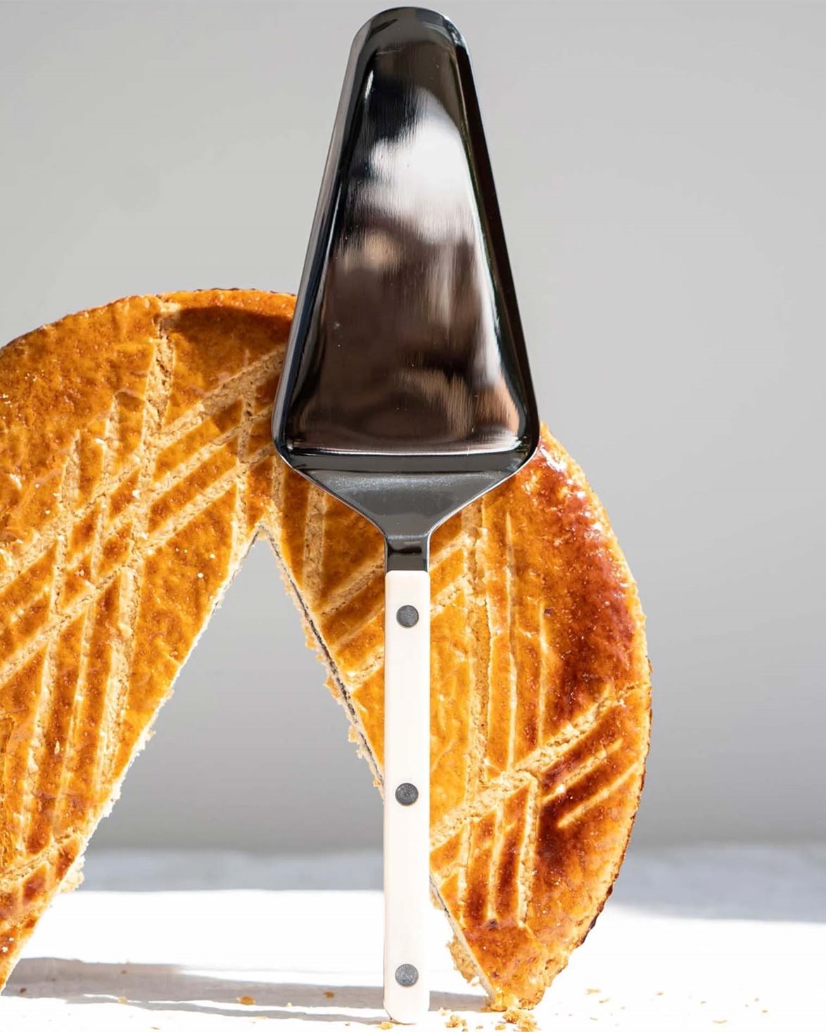 Bistro Tart Slicer Ivory