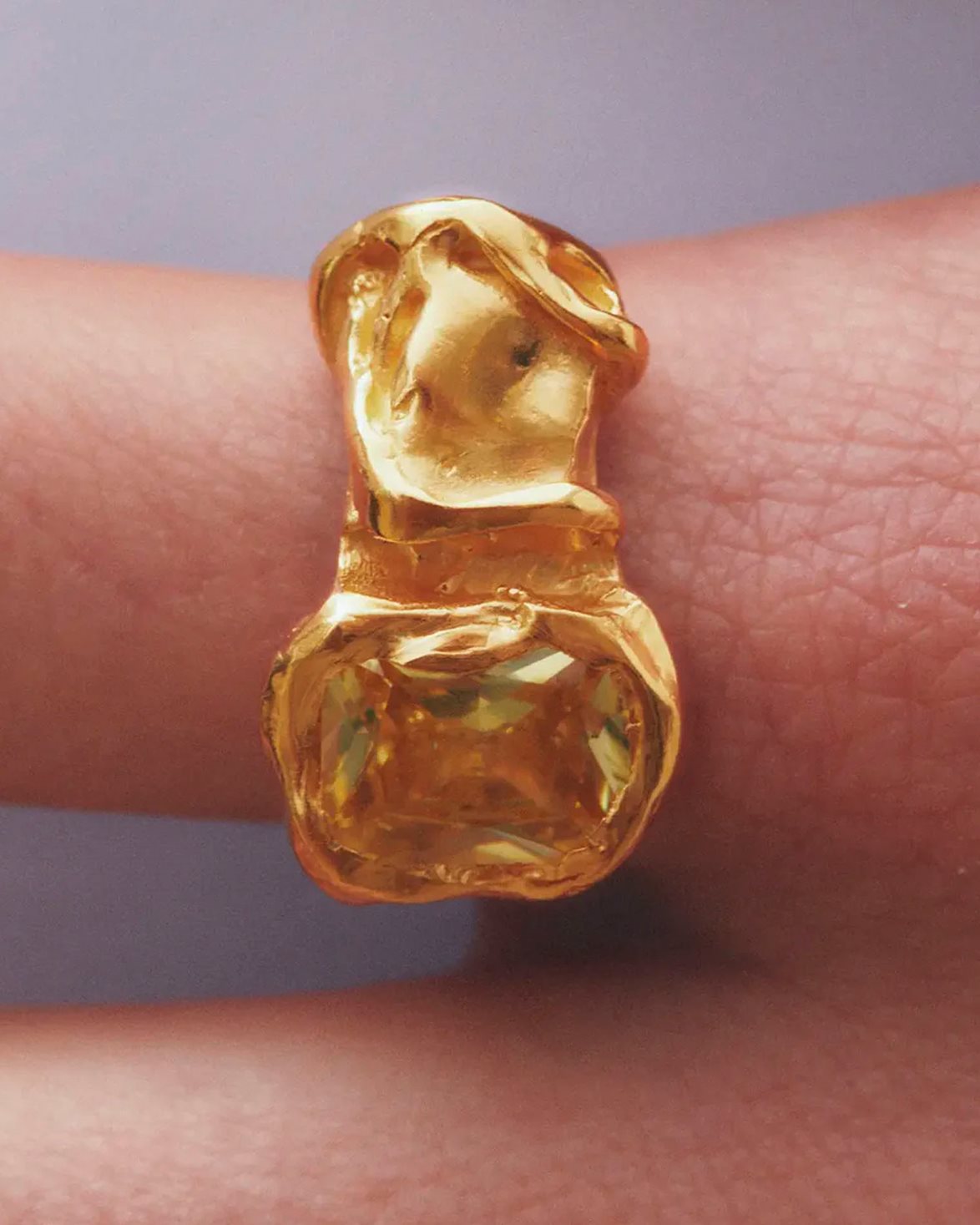 Vera Ring Yellow Gold