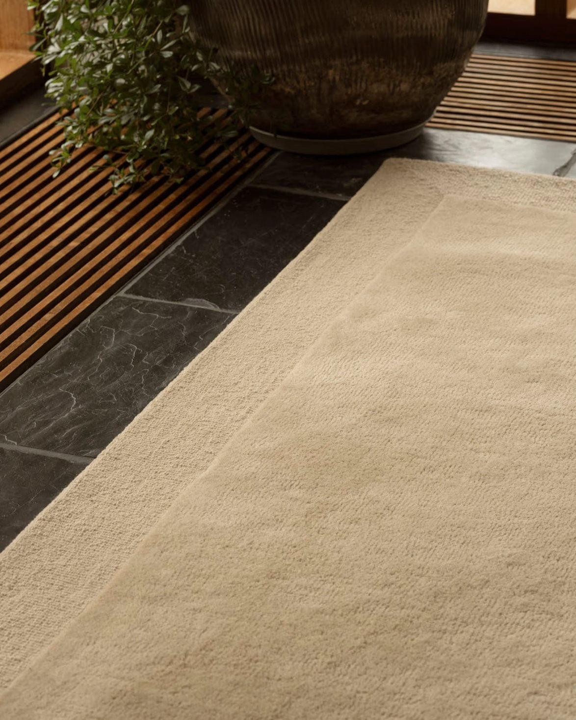Louis Wool Rug Warm Beige