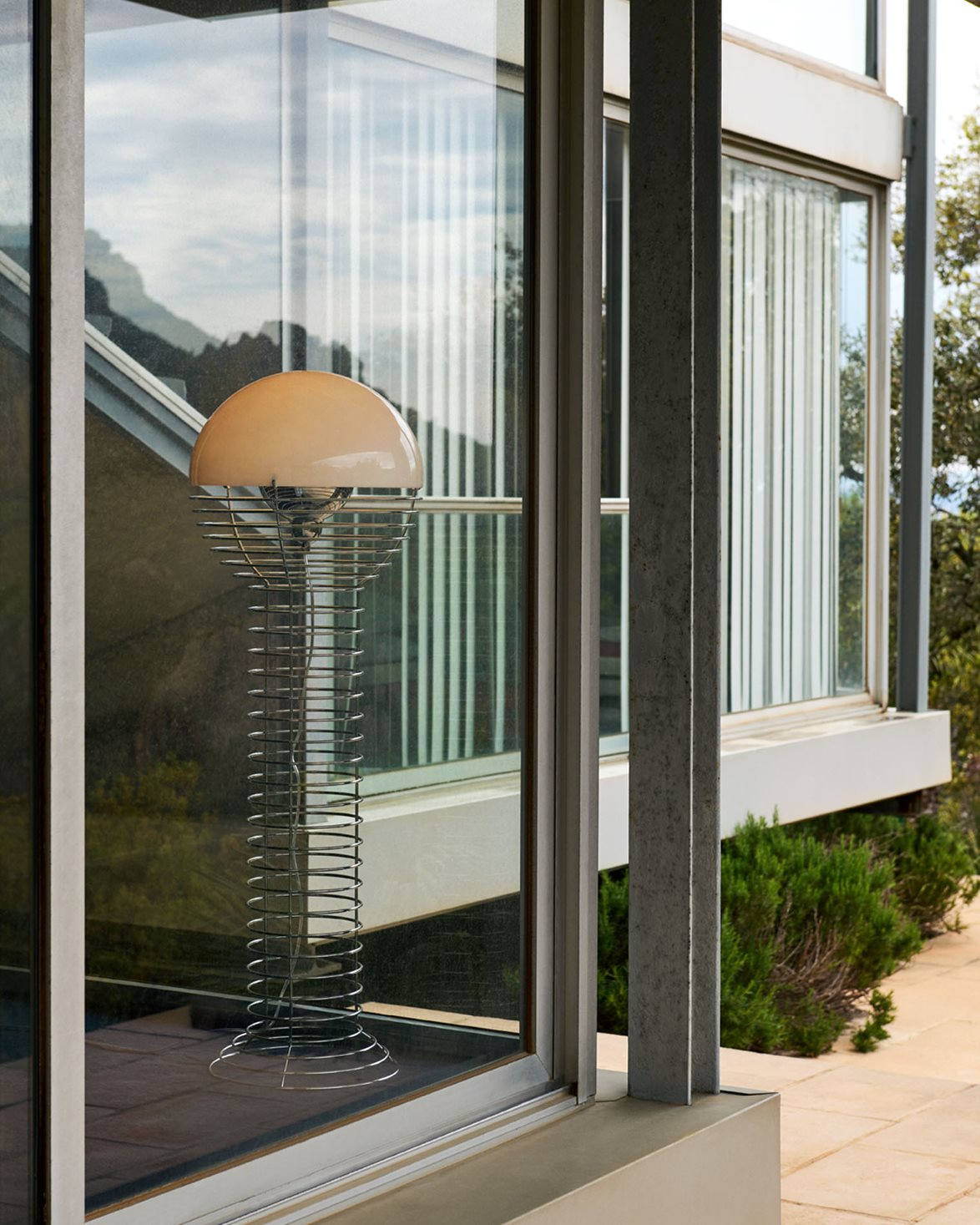 Wire Floor Lamp Chrome/White
