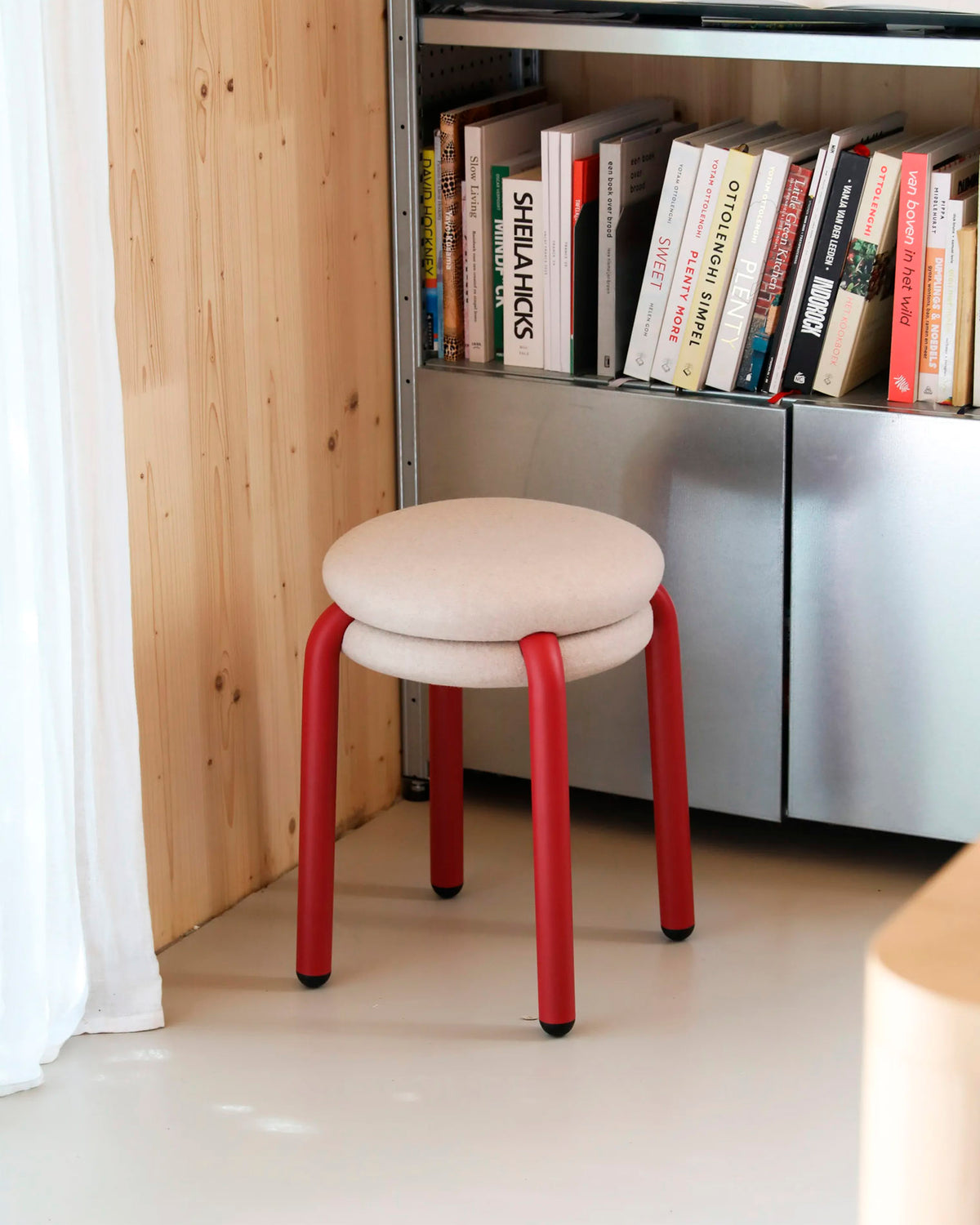 Stool Macaron Beige/Red