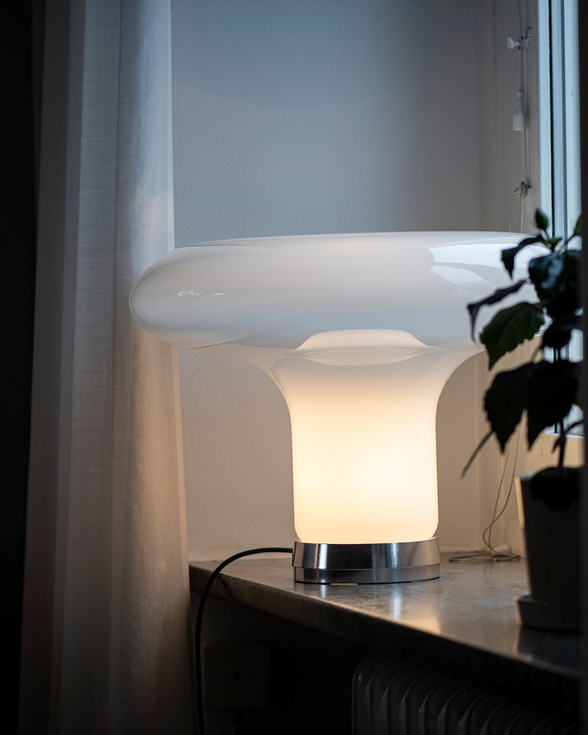 Lesbo Table Lamp White