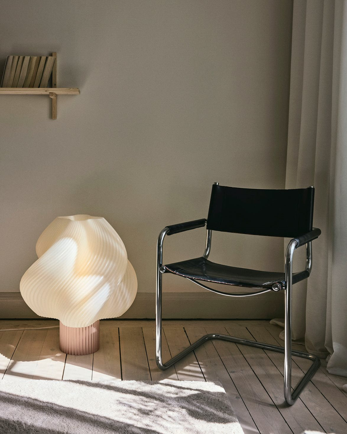 Soft Serve Lamp Mega Wild Strawberry