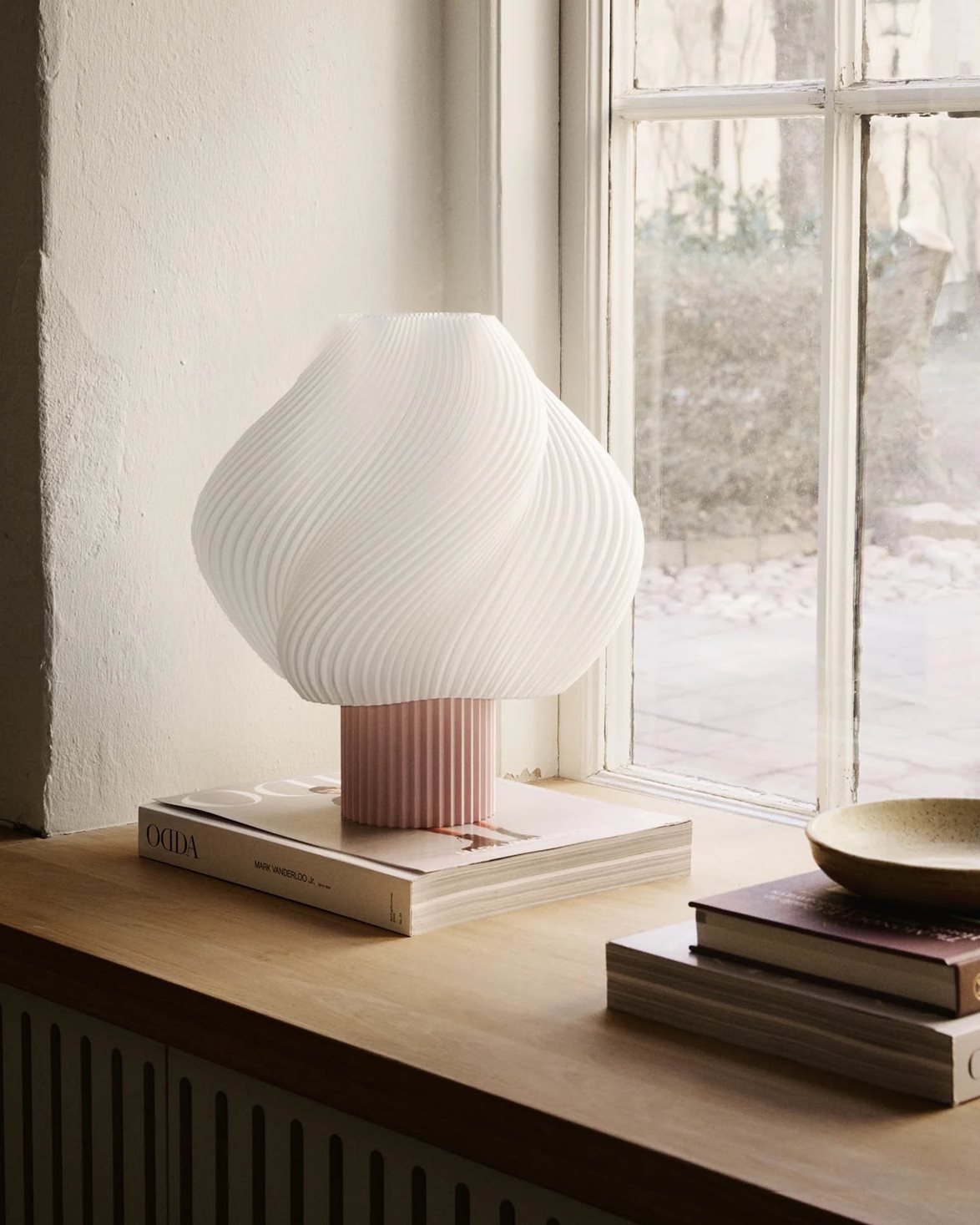 Soft Serve Table Lamp Grande Wild Strawberry