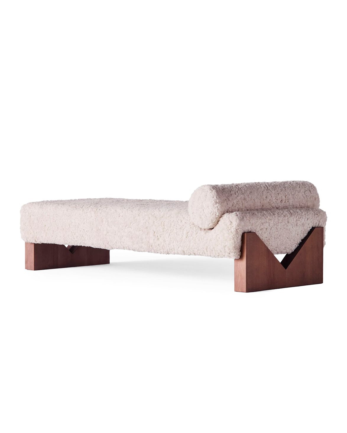 V Daybed Sheepskin
