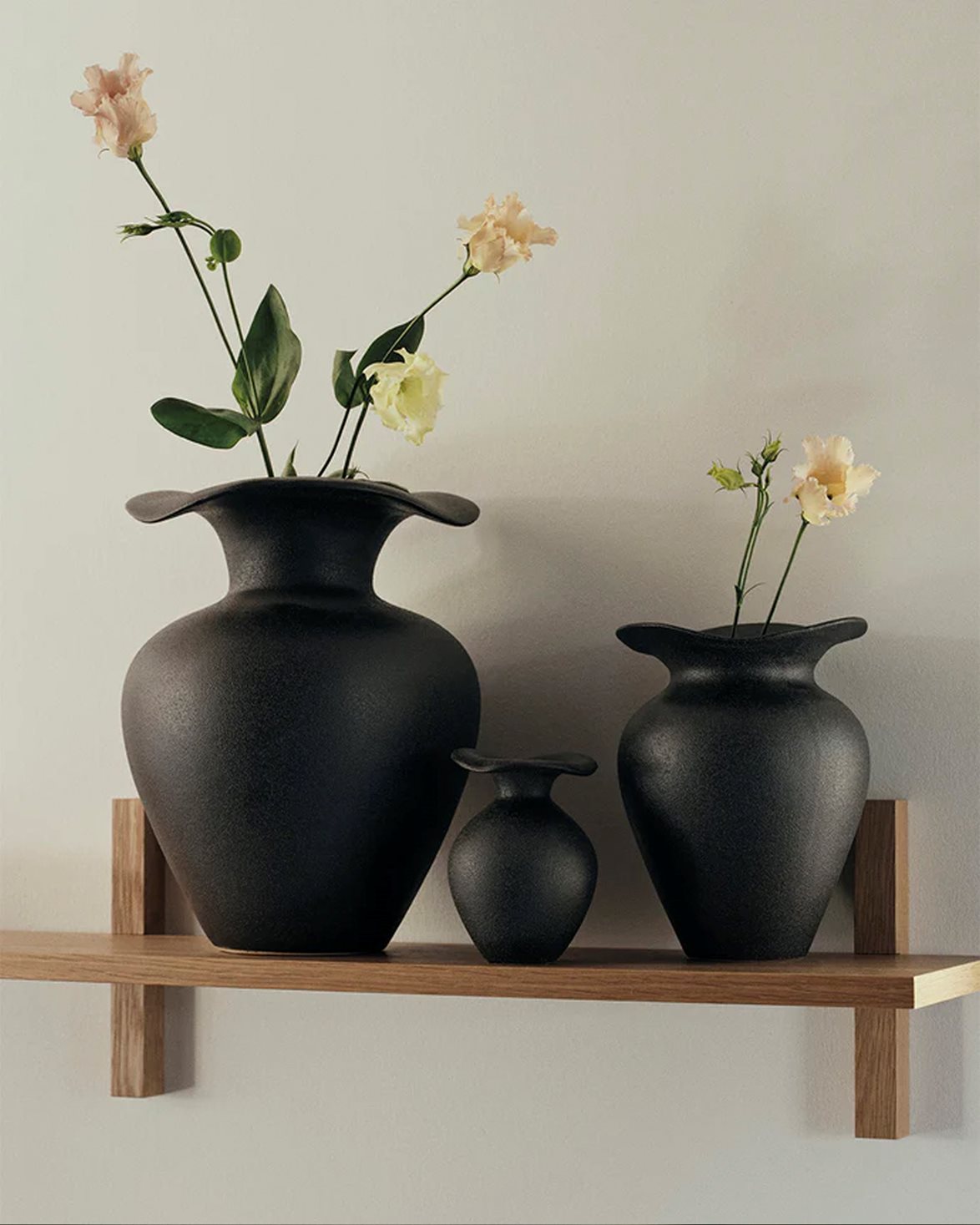 Florentina Vase M Matt Black