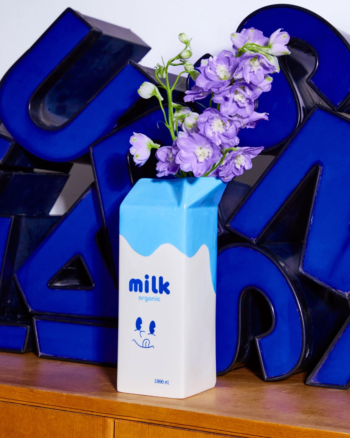 Vase Milk White/Blue