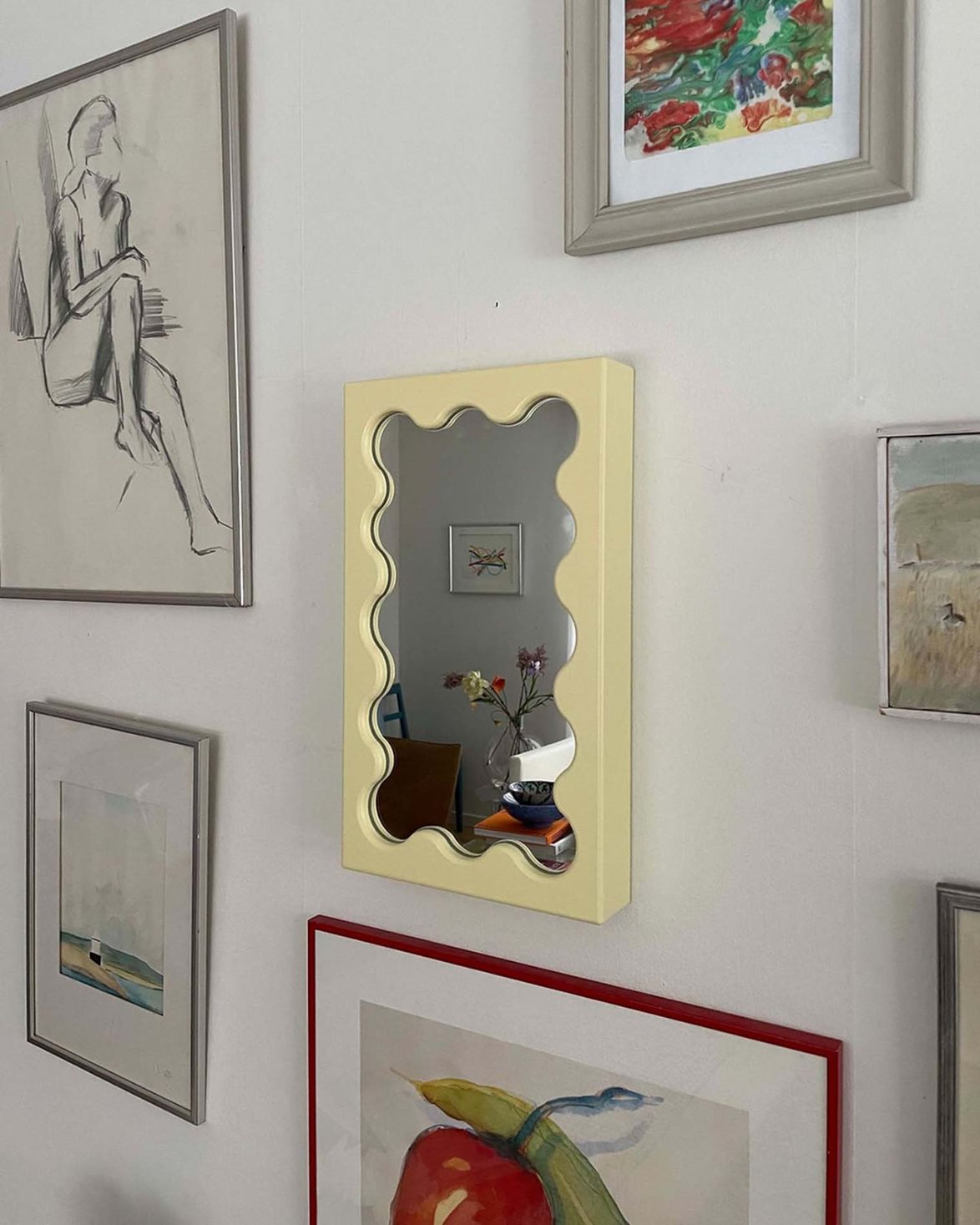Curvy Mirror Micro Pale Yellow