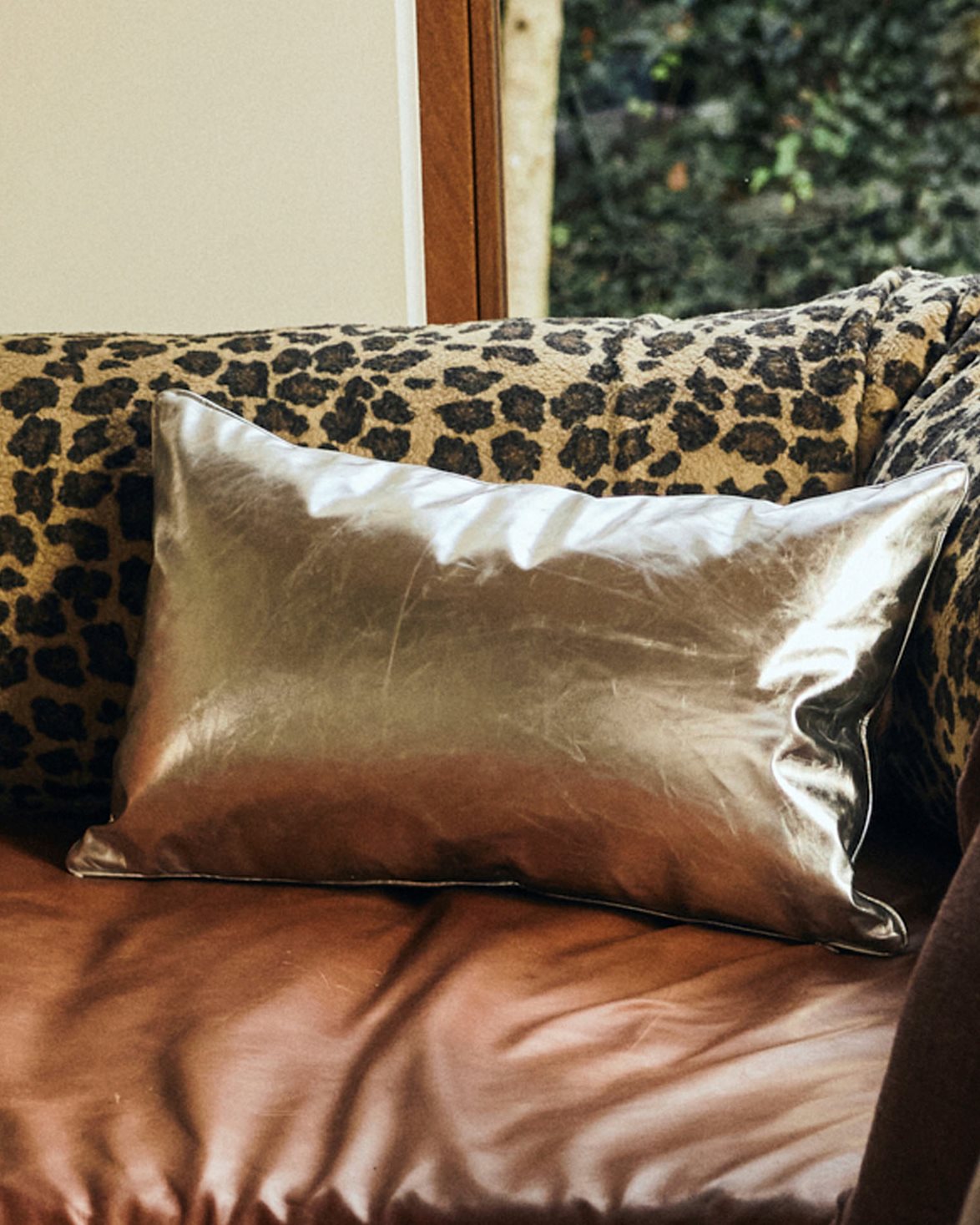 Metallic Cushion Silver Lining