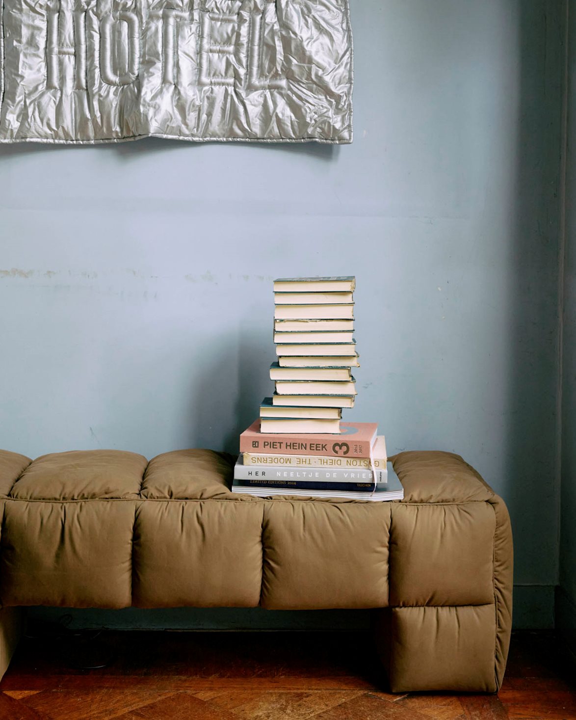 Puffy Lobby Bench Olive