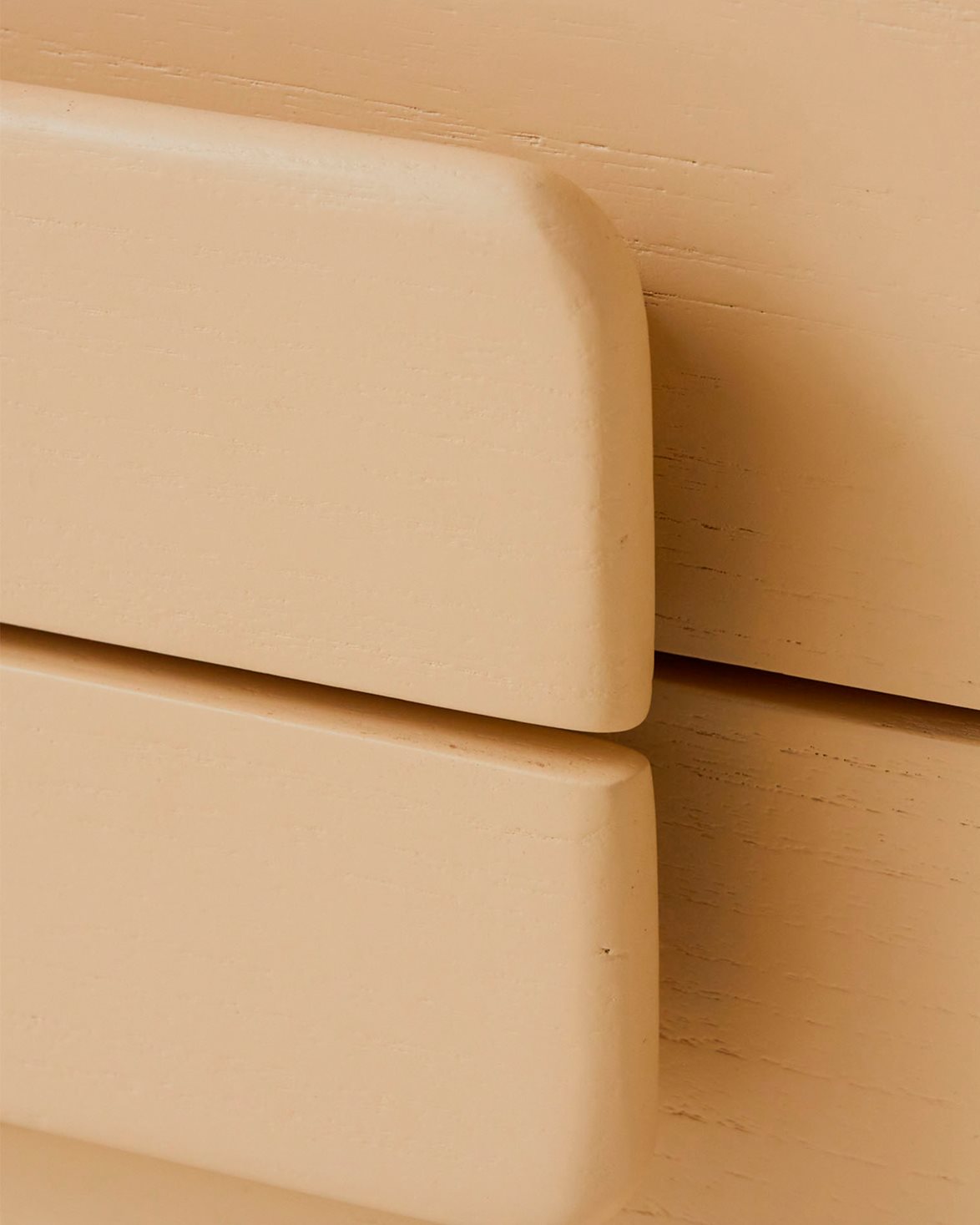 Spacious Lowboard Cream