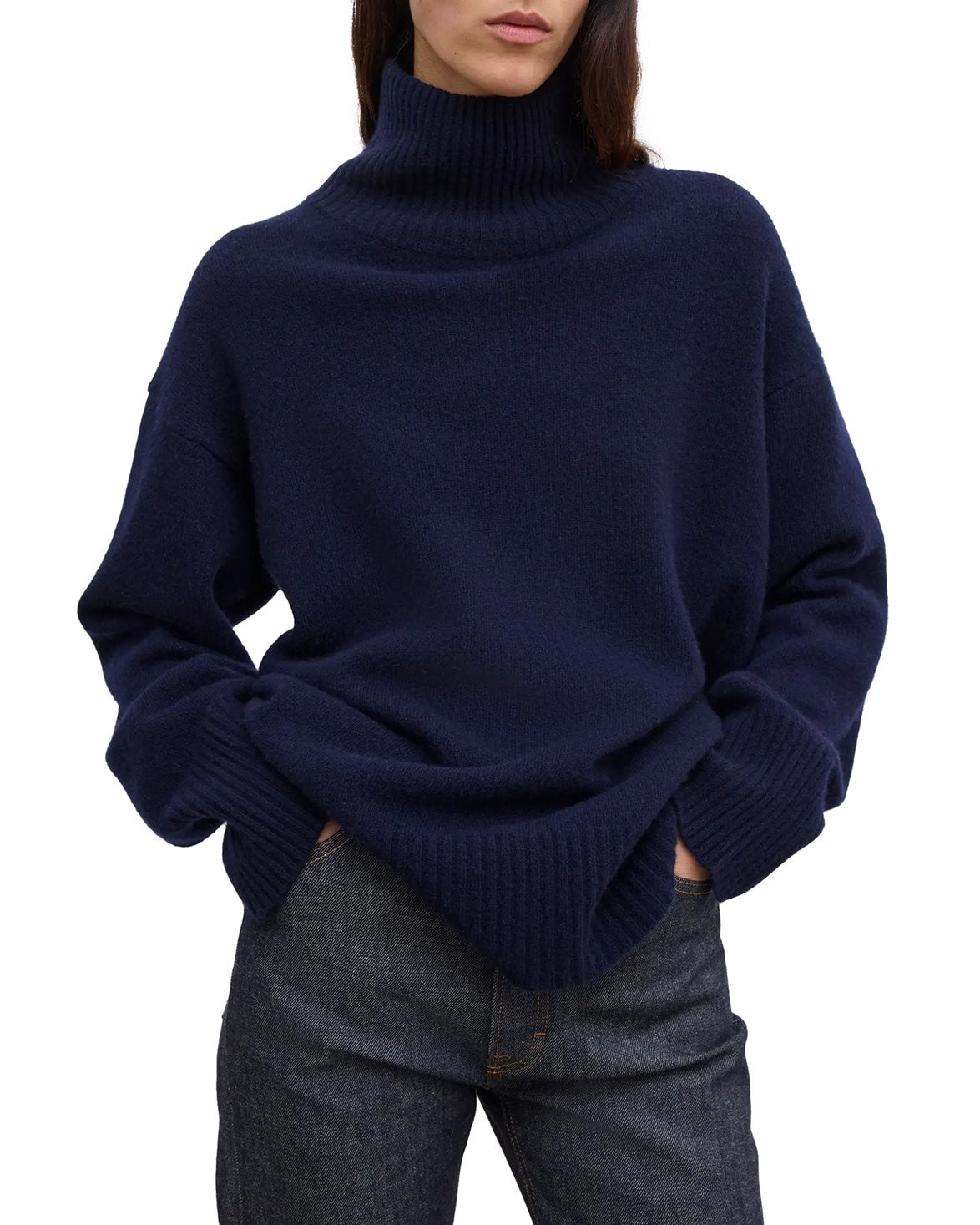 Soft Wool Turtleneck Navy Blue