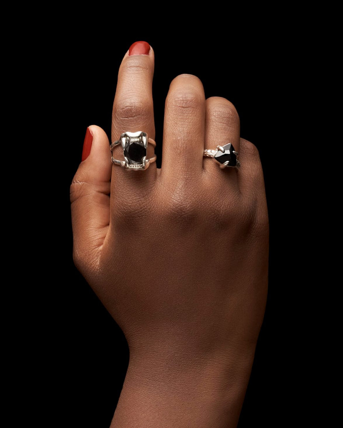 Jaw Stone Ring Black Spinel Silver