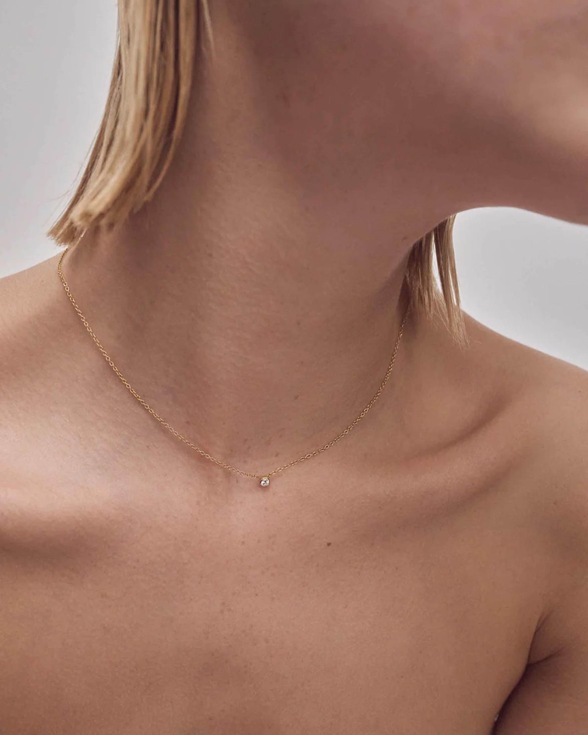Oda Floating Necklace Gold