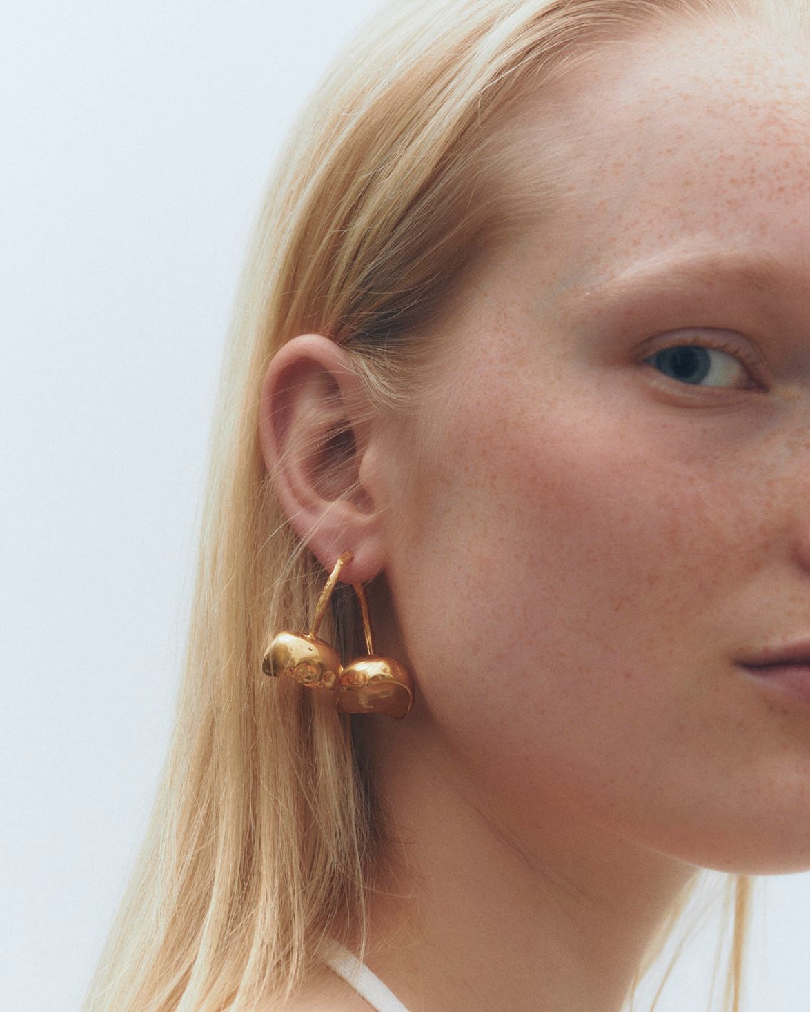 Cerezas Earrings Gold